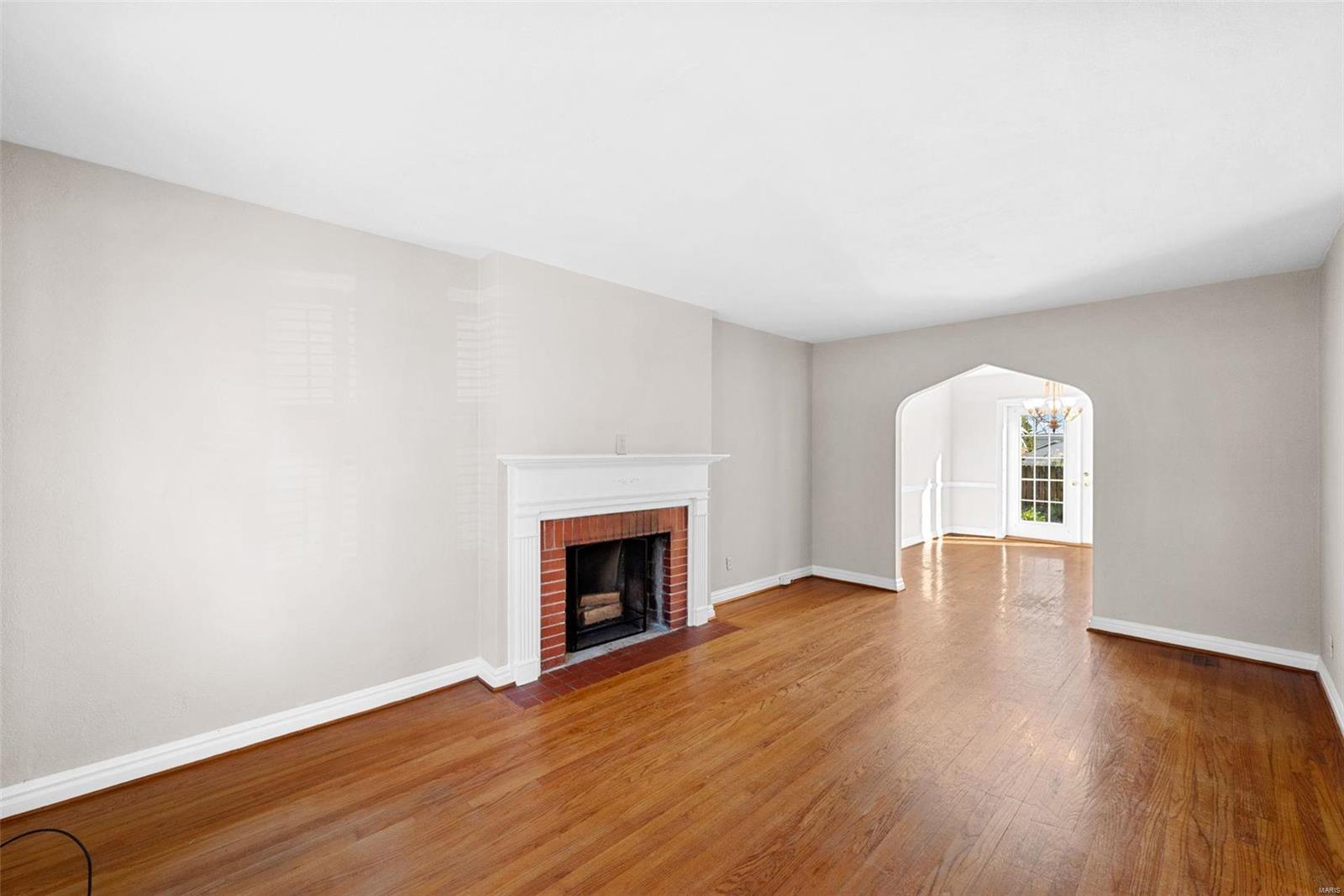1042 North Geyer Road St. Louis, MO 63122 - Photo 6 of 32 Gallery Image 6