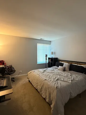 $240,000 | 5811 Oakwood Drive, Unit C, Lisle, IL 60532