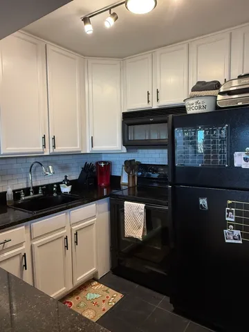 $240,000 | 5811 Oakwood Drive, Unit C, Lisle, IL 60532