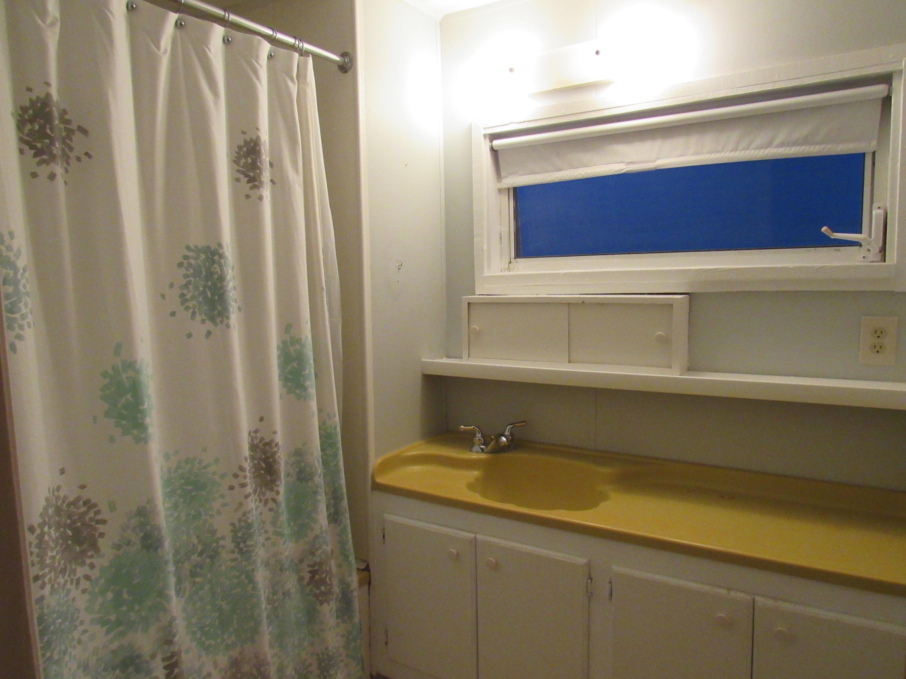 463 Bahia Honda Road Key Largo, FL 33037 - Photo 14 of 21 Bathroom IMG_0260