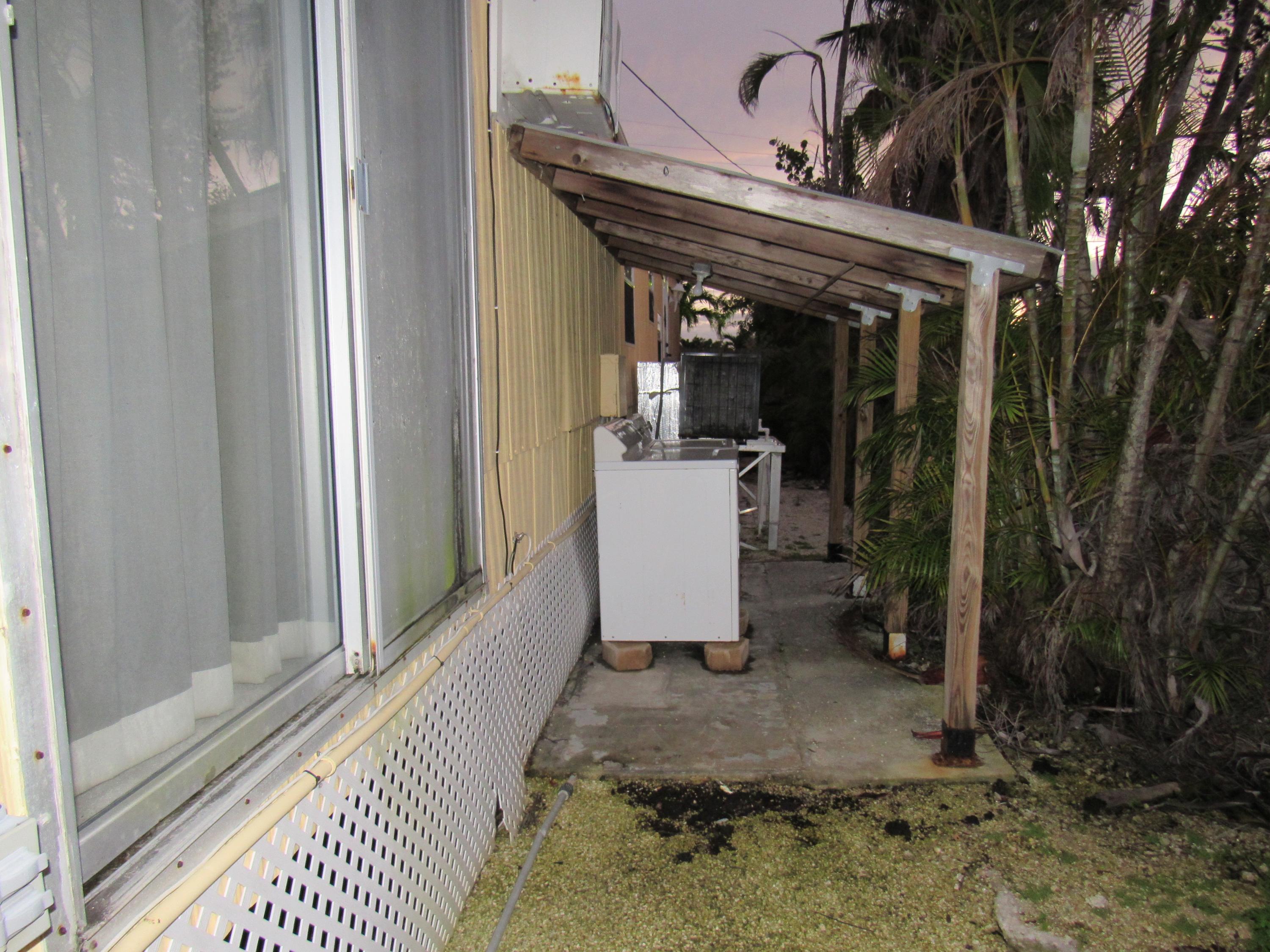 463 Bahia Honda Road Key Largo, FL 33037 - Photo 15 of 21 Washer Dryer Area IMG_0273