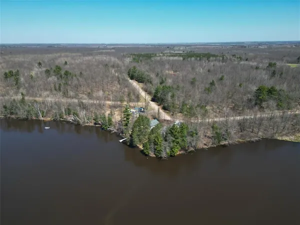 $569,900 | W8895 North Lake Road, Greenwood, WI 54437