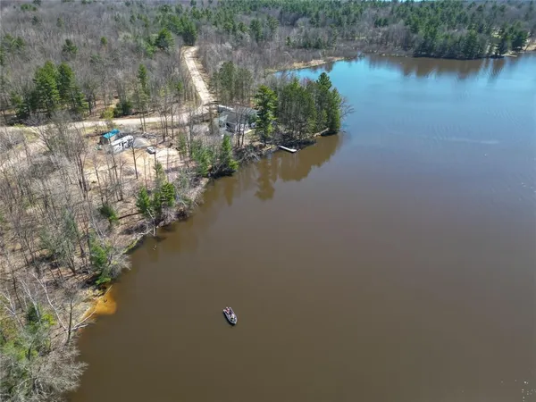 $569,900 | W8895 North Lake Road, Greenwood, WI 54437