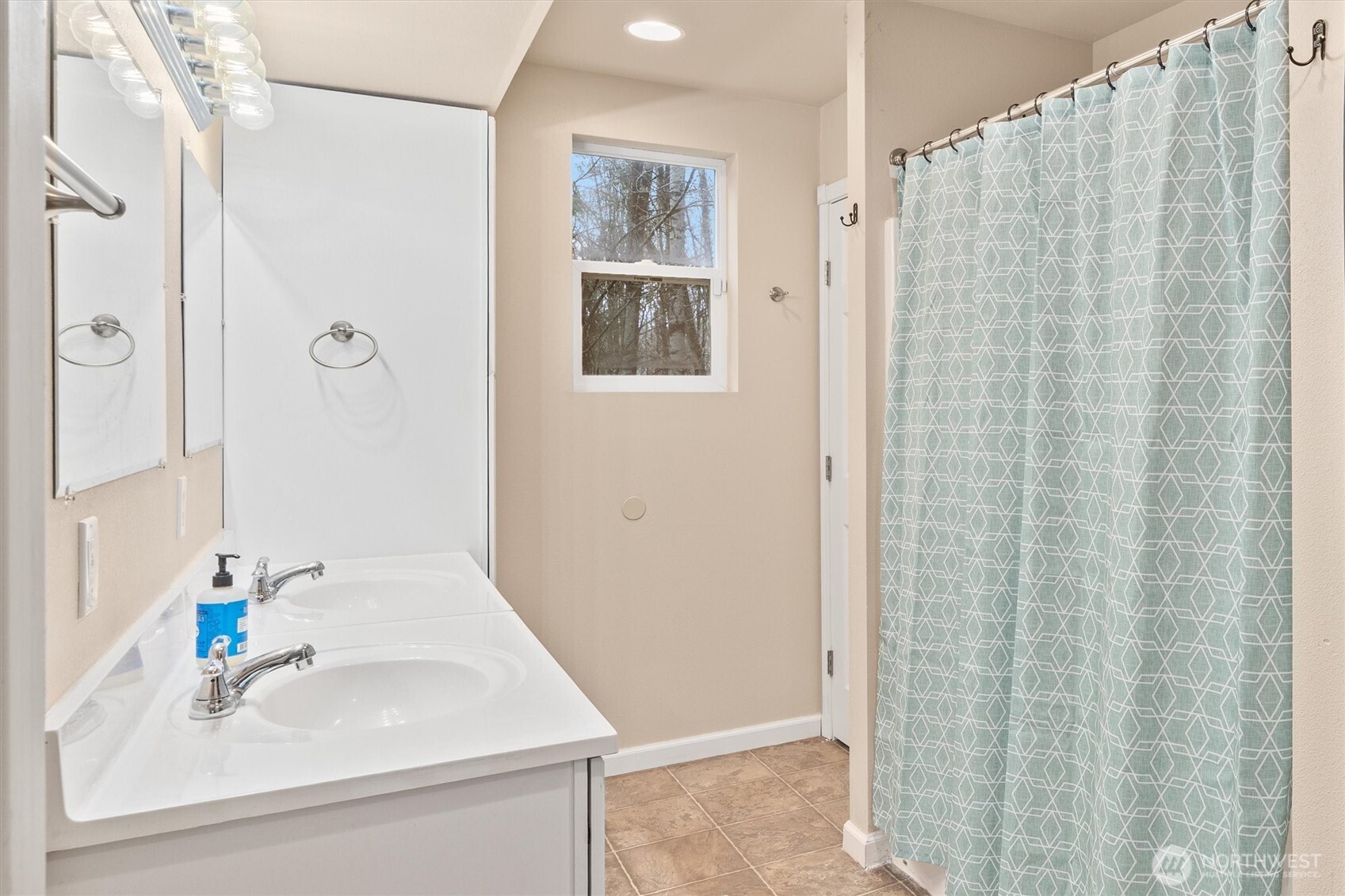120 West Prairie Loop Road Elma, WA 98541 - Photo 19 of 40 a bathroom with a sink and a mirror
