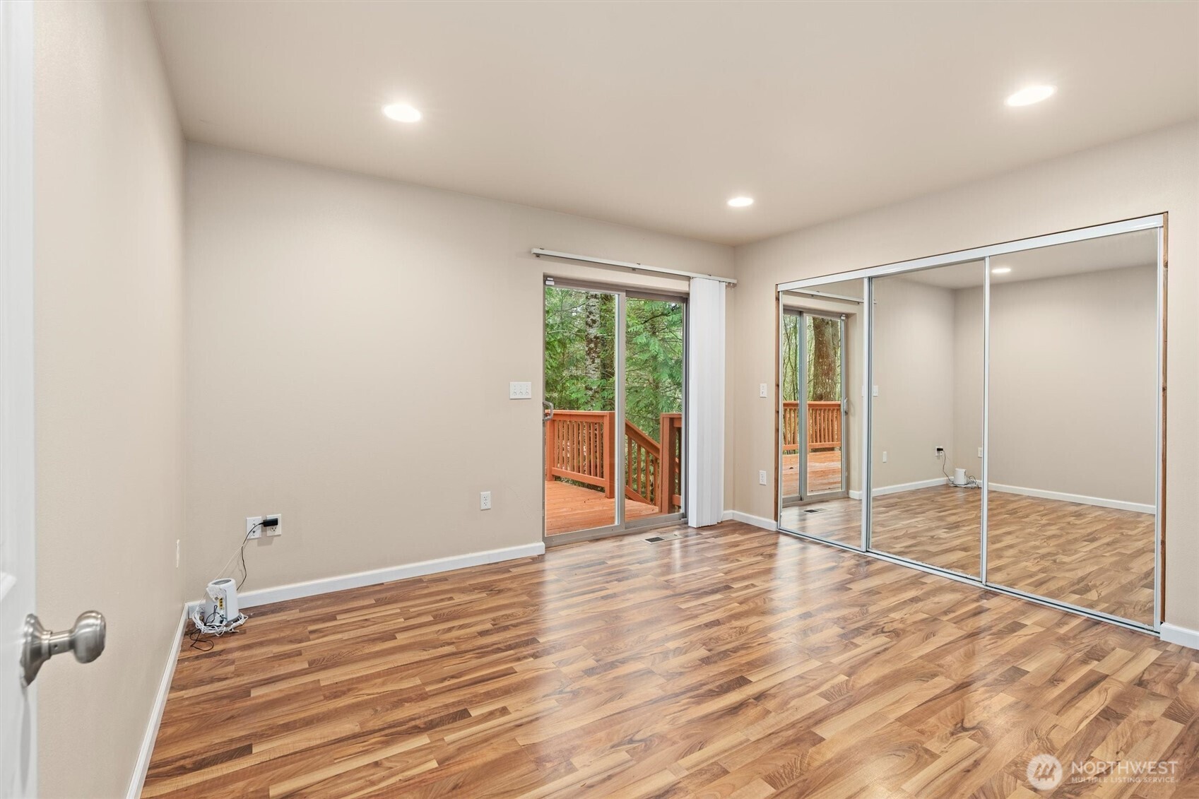 120 West Prairie Loop Road Elma, WA 98541 - Photo 20 of 40 wooden floor in an empty room with a window