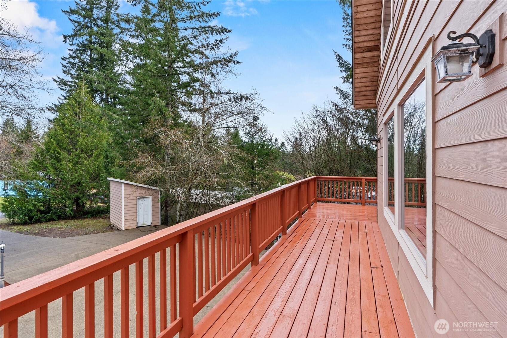 120 West Prairie Loop Road Elma, WA 98541 - Photo 5 of 40 a view of balcony with wooden floor and fence