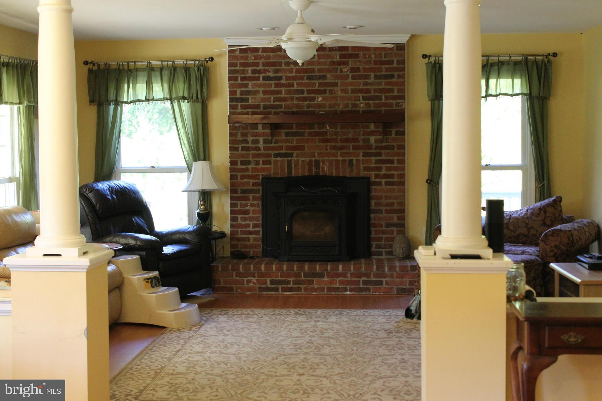 39518 Rodeffer Road Lovettsville, VA 20180 - Photo 15 of 20 Family Room