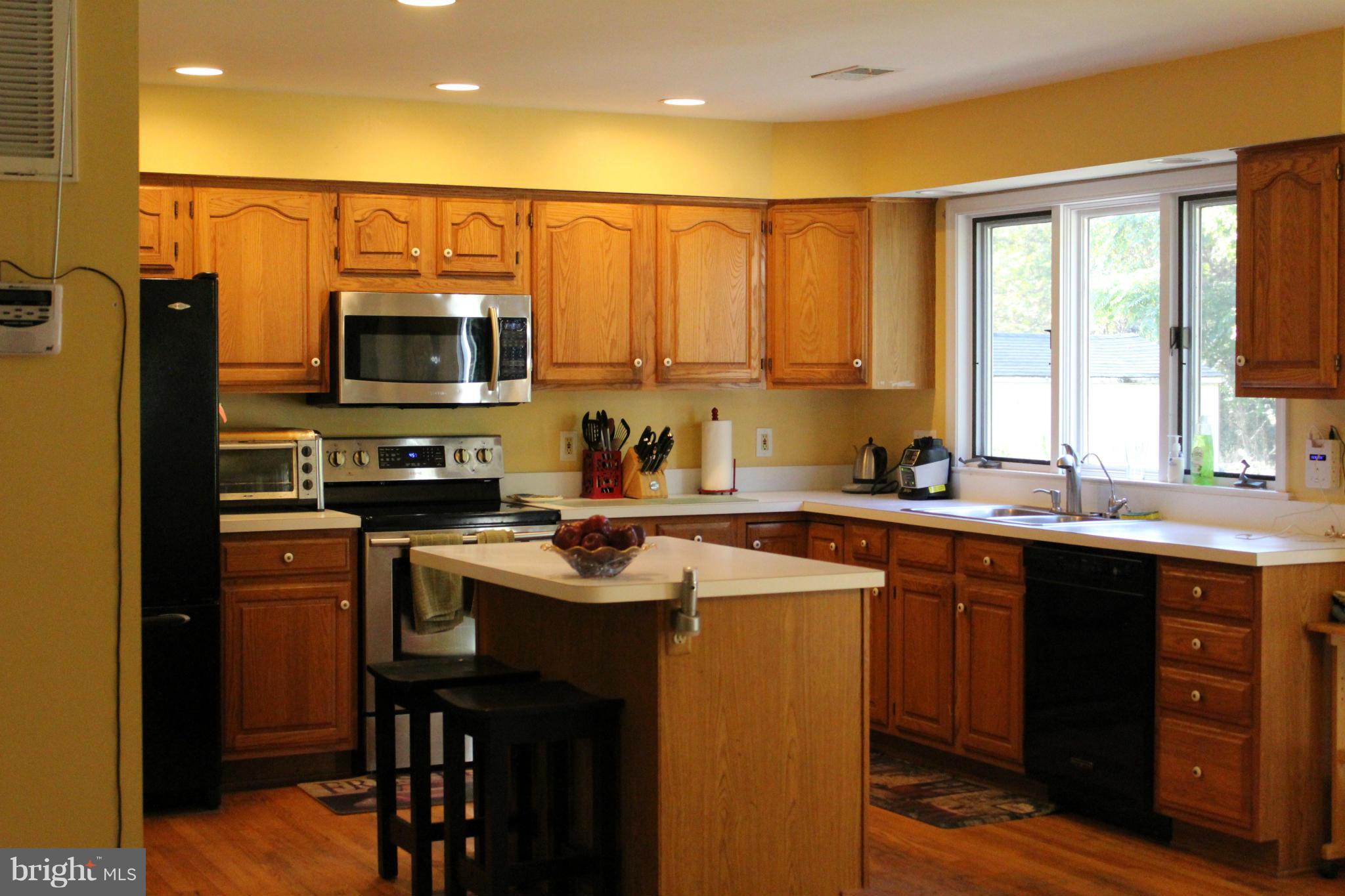 39518 Rodeffer Road Lovettsville, VA 20180 - Photo 16 of 20 Kitchen