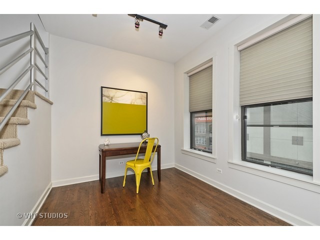 353 West Chicago Avenue, Unit 4E Chicago, IL 60654 - Photo 12 of 25
