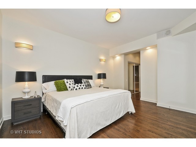 353 West Chicago Avenue, Unit 4E Chicago, IL 60654 - Photo 14 of 25