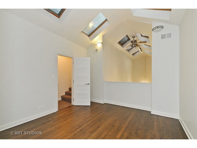 353 West Chicago Avenue, Unit 4E Chicago, IL 60654 - Photo 20 of 25
