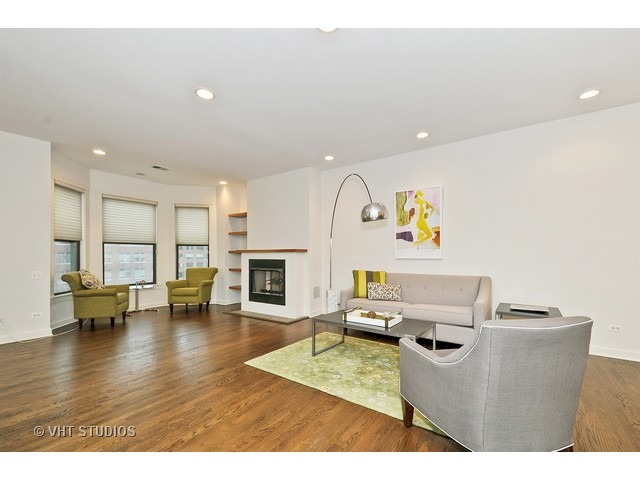 353 West Chicago Avenue, Unit 4E Chicago, IL 60654 - Photo 2 of 25