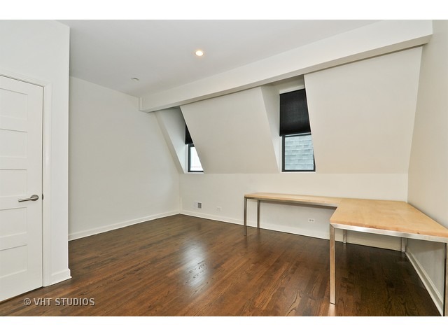 353 West Chicago Avenue, Unit 4E Chicago, IL 60654 - Photo 22 of 25