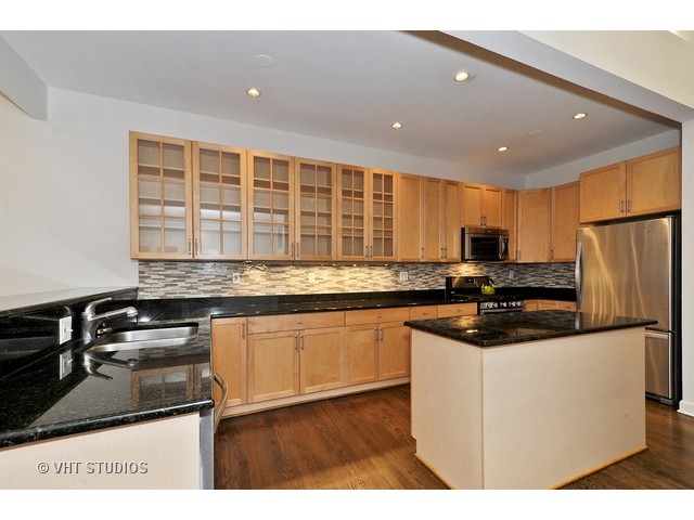353 West Chicago Avenue, Unit 4E Chicago, IL 60654 - Photo 8 of 25