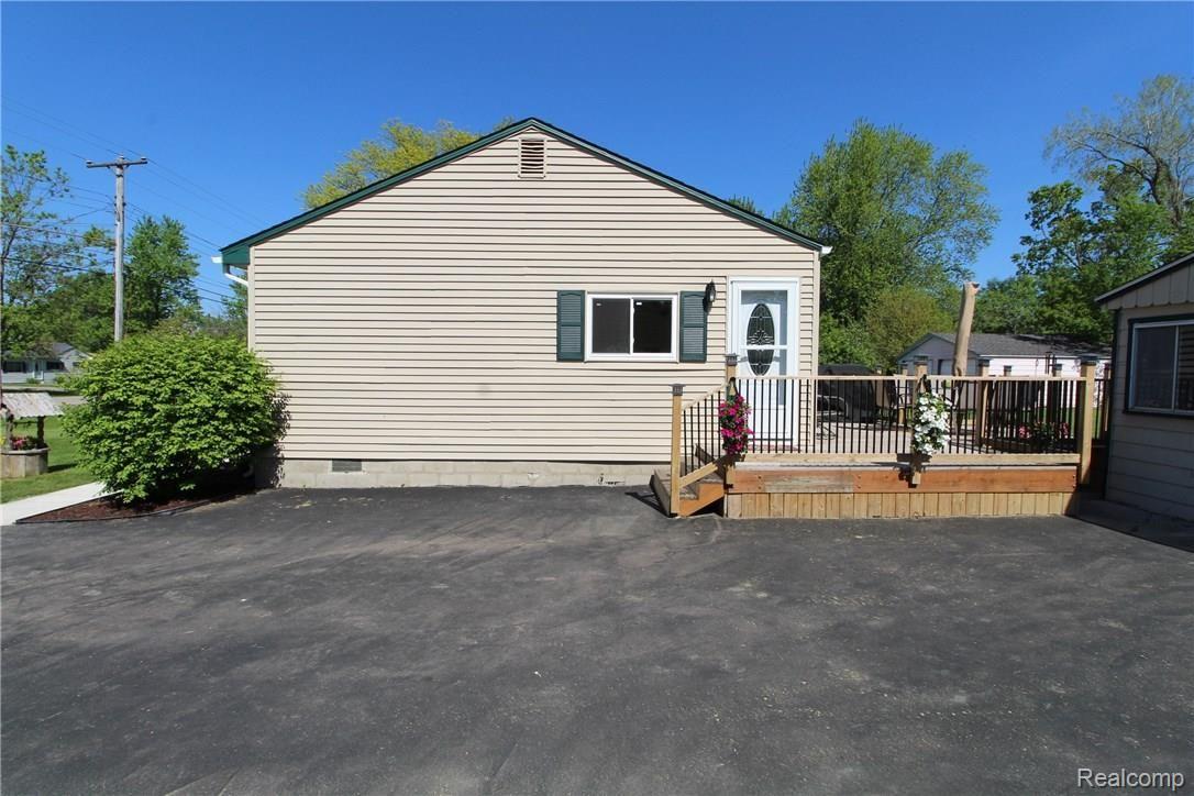 6056 Hopkins Road Flint, MI 48506 - Photo 22 of 33 IMG_0086.JPG