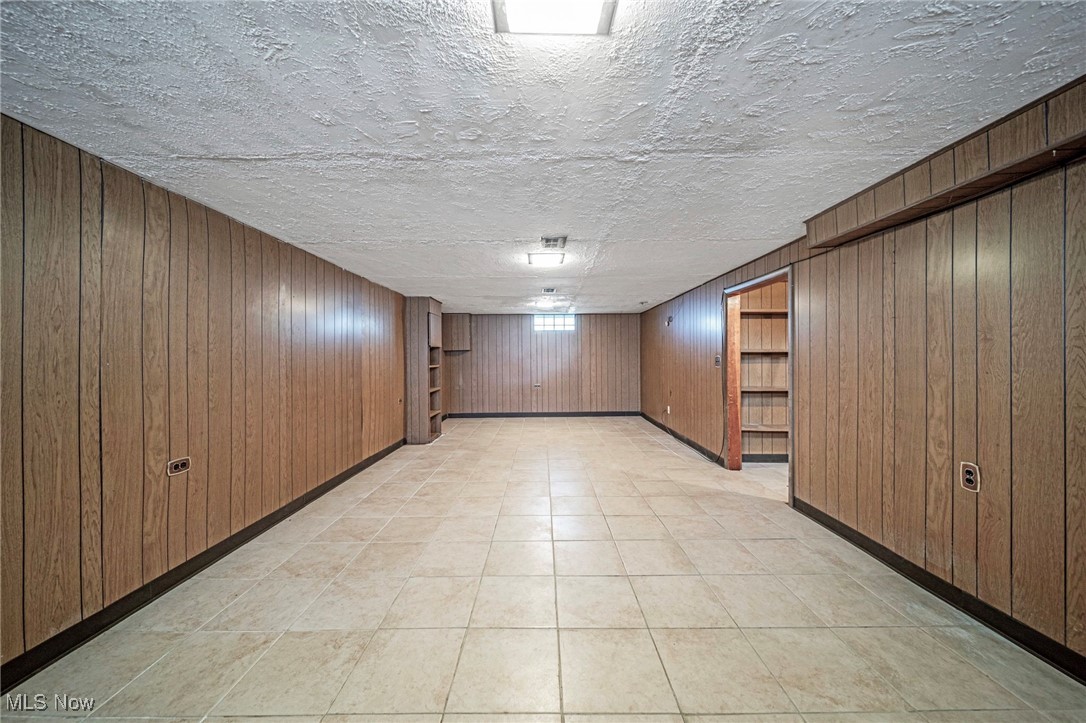 1199 Mayfield Ridge Road Cleveland, OH 44124 - Photo 19 of 20