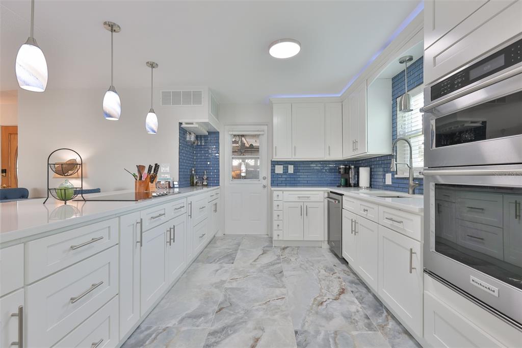 538 Lillian Drive Madeira Beach, FL 33708 - Photo 19 of 51