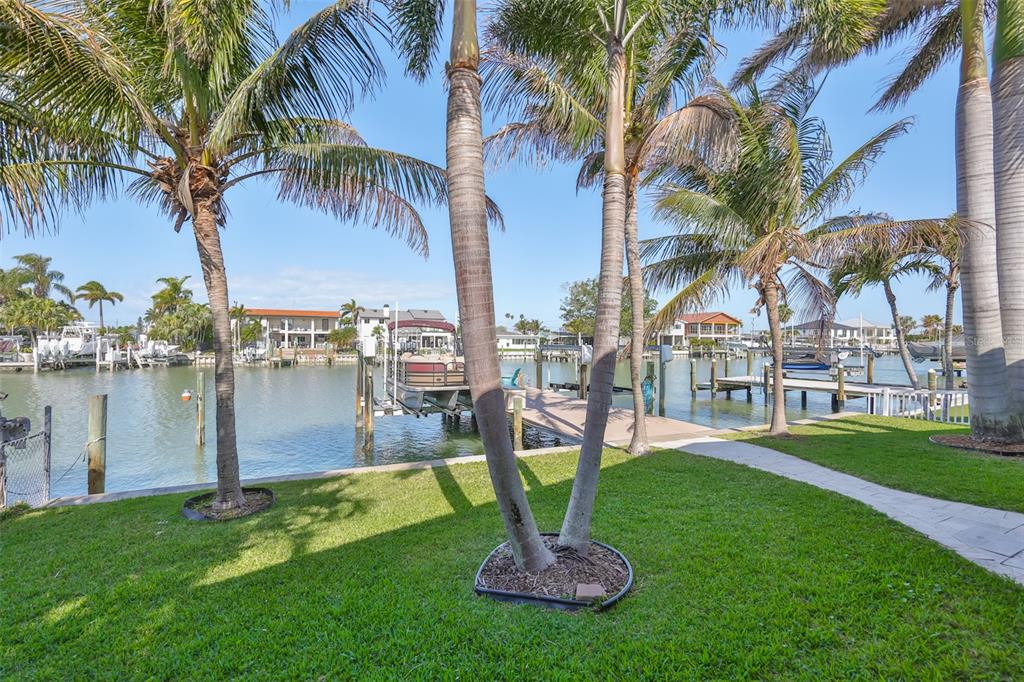 538 Lillian Drive Madeira Beach, FL 33708 - Photo 37 of 51