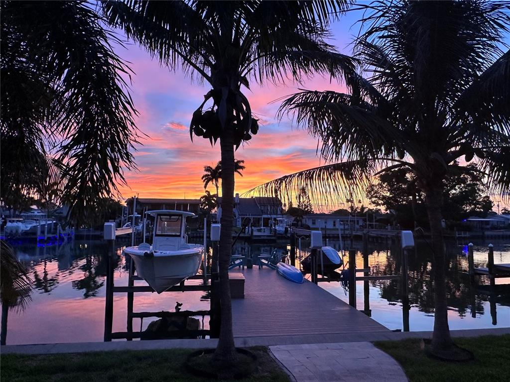 538 Lillian Drive Madeira Beach, FL 33708 - Photo 4 of 51