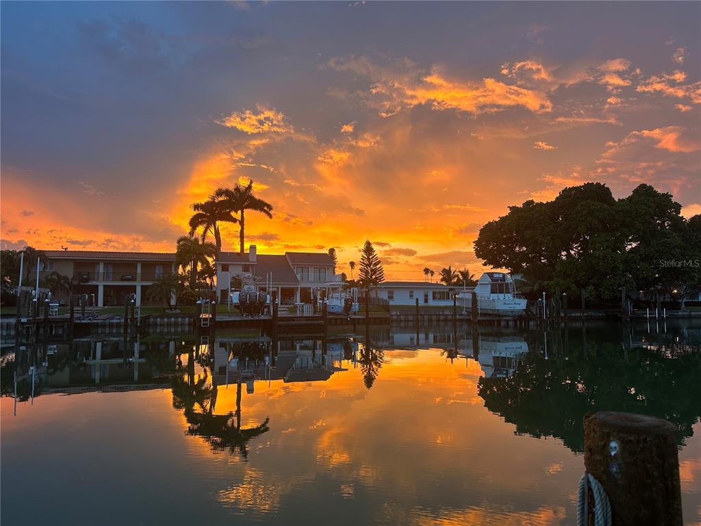 538 Lillian Drive Madeira Beach, FL 33708 - Photo 5 of 51