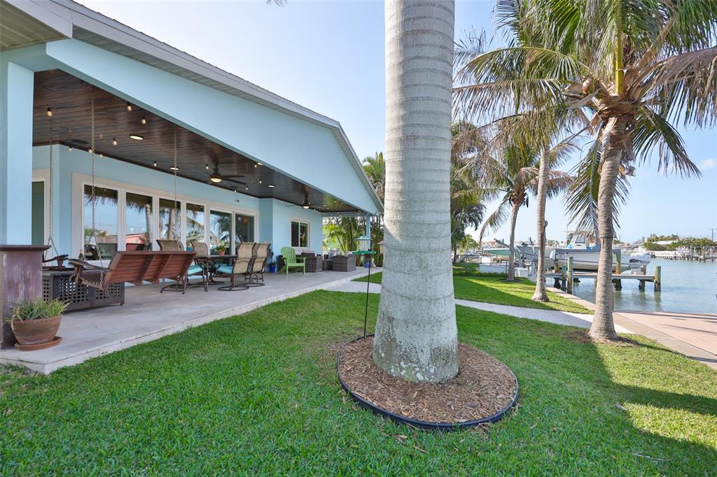 538 Lillian Drive Madeira Beach, FL 33708 - Photo 9 of 51