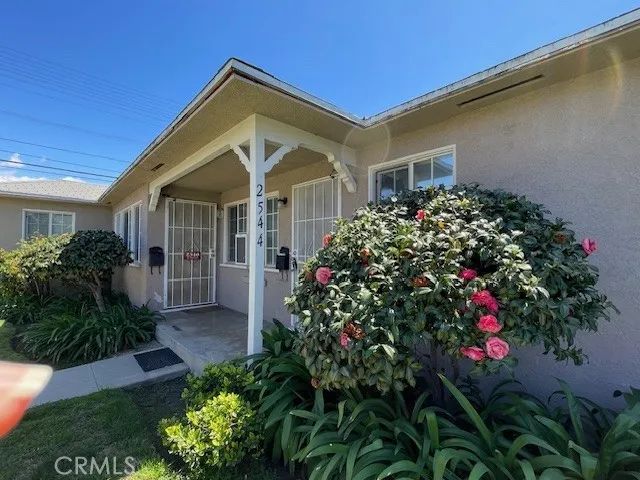 $2,495 | 2542 North Brighton Street, Burbank, CA 91504