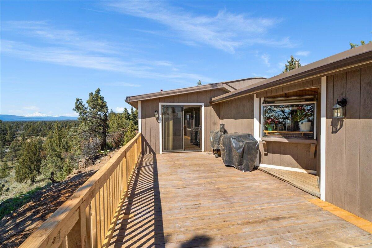 16702 Southwest Steelhead Road Terrebonne, OR 97760 - Photo 6 of 47 16-Back Deck