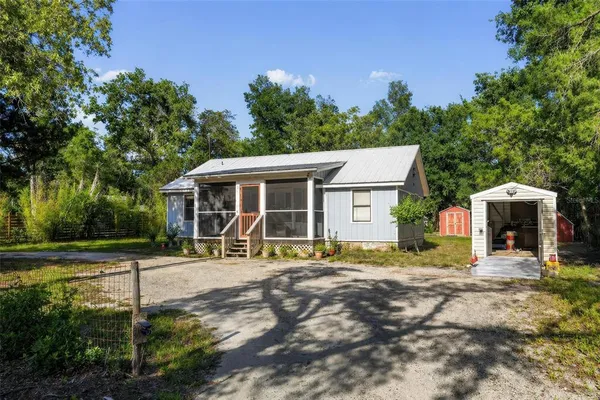 $279,900 | 19150 County Road 450, Umatilla, FL 32784