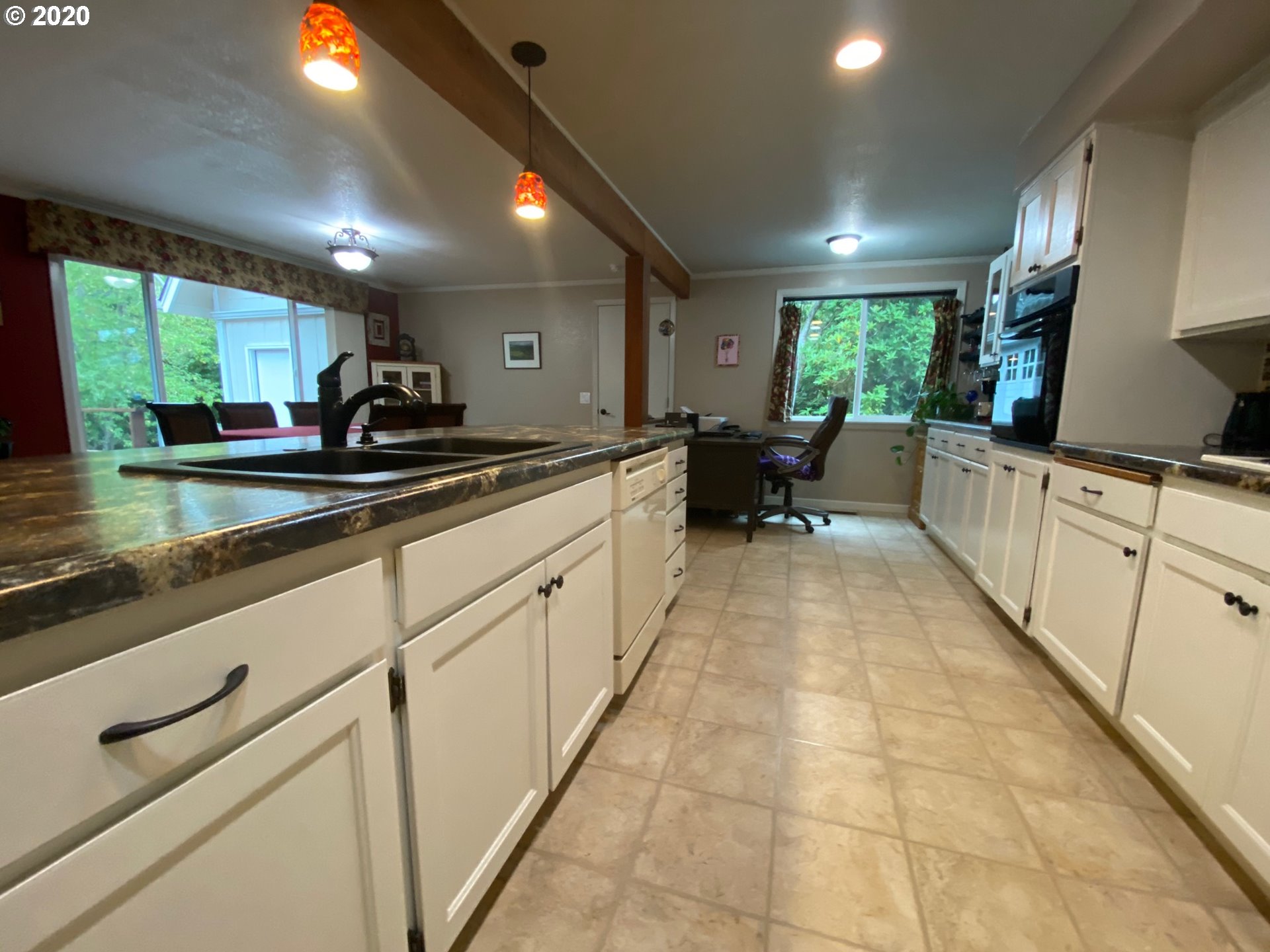5656 Otter Way Florence, OR 97439 - Photo 6 of 28 Gallery Image 6