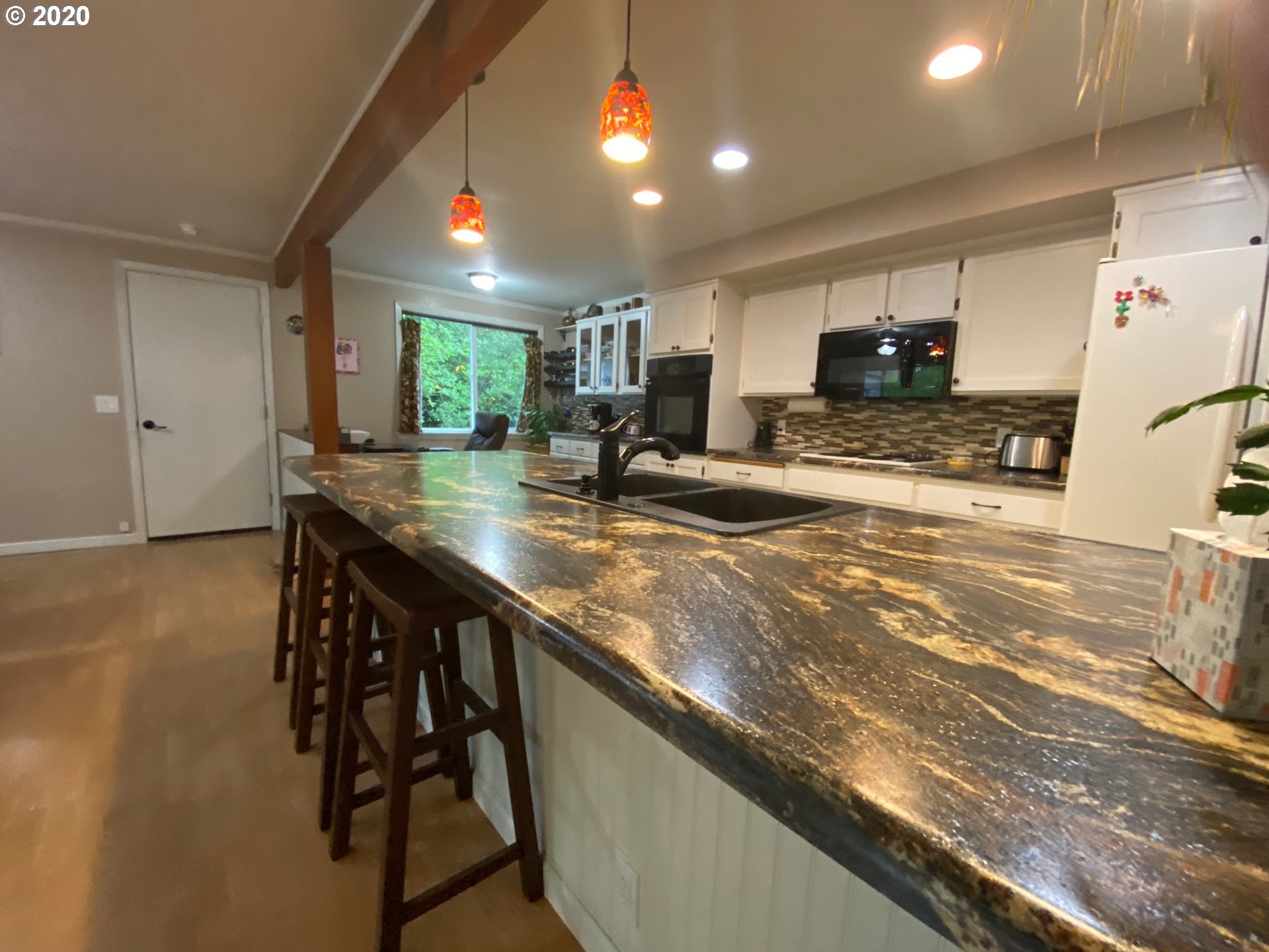 5656 Otter Way Florence, OR 97439 - Photo 10 of 28 Gallery Image 10