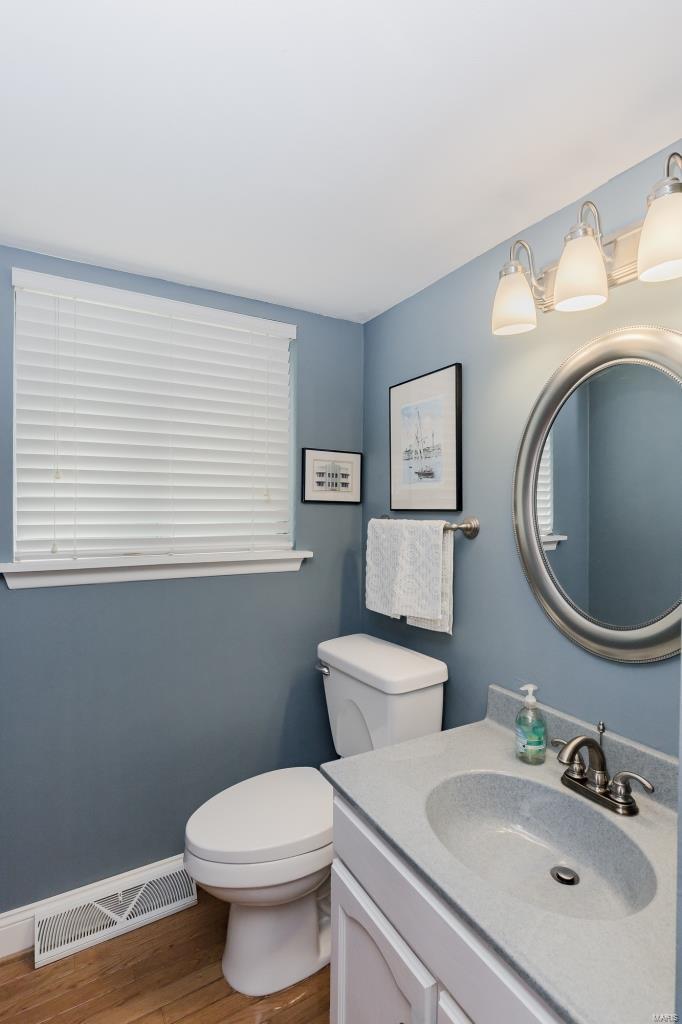 353 Ridgemeadow Drive Chesterfield, MO 63017 - Photo 11 of 29 Gallery Image 11