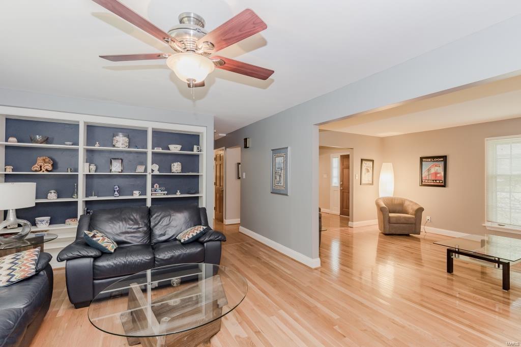 353 Ridgemeadow Drive Chesterfield, MO 63017 - Photo 7 of 29 Gallery Image 7