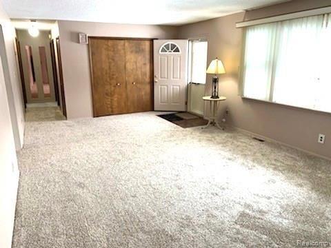 33299 King Road New Boston, MI 48164 - Photo 15 of 40 IMG_2433.JPG
