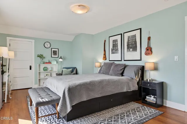 a view of a backyard with sitting area