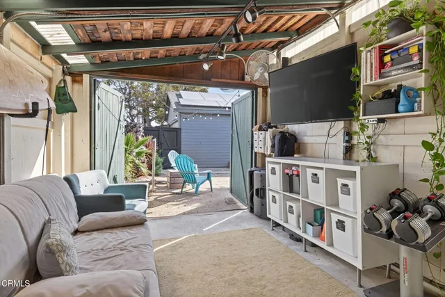 $999,995 | 407 Magnolia Avenue, Oxnard, CA 93030