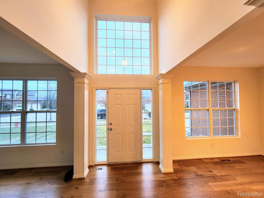 3057 Fantail Court Rochester Hills, MI 48309 - Photo 7 of 30