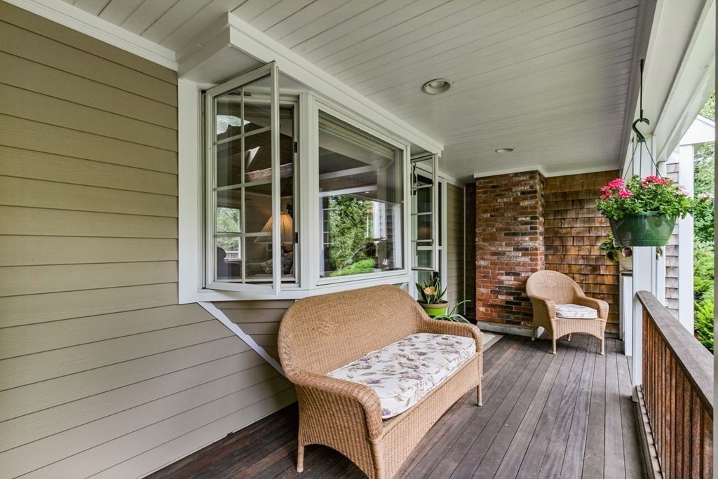 512 County Road Marion, MA 02738 - Photo 31 of 34 a outdoor view with a sitting space