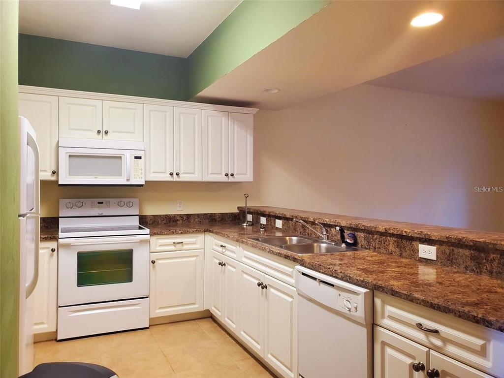 1561 Northwest 29 Road, Unit 228 Gainesville, FL 32605 - Photo 8 of 31