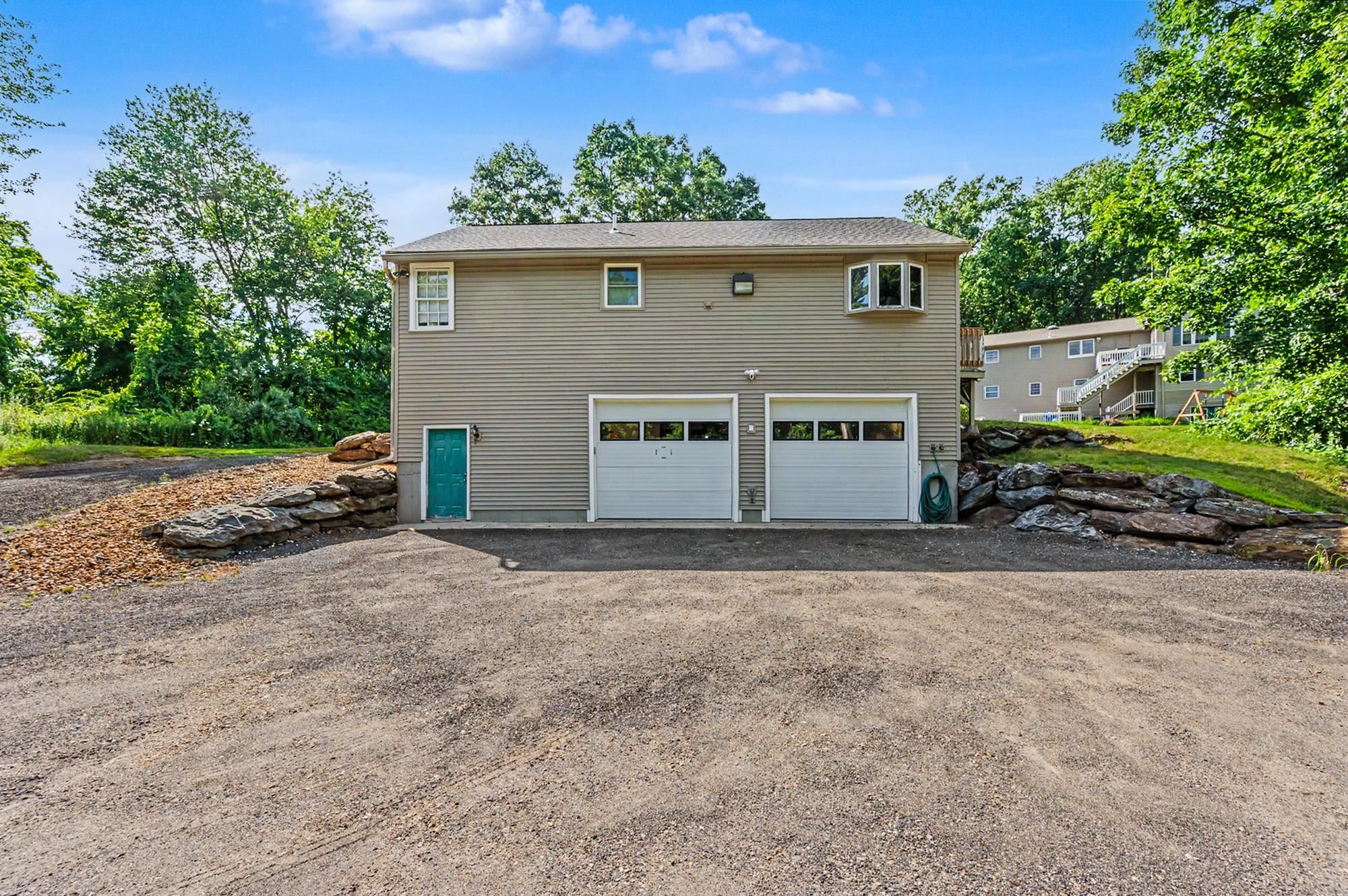 132 Barretts Hill Road Hudson, NH 03051 - Photo 6 of 51 Gallery Image 6