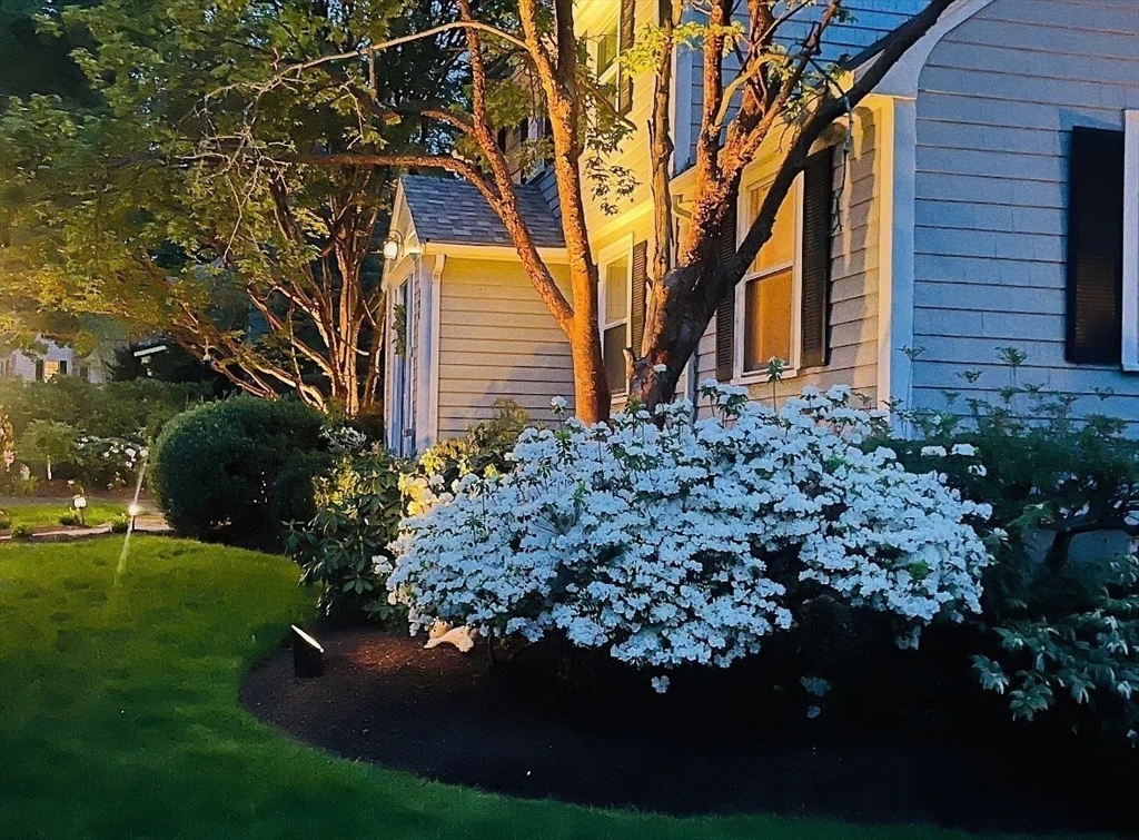 106 Annawan Road Newton, MA 02468 - Photo 4 of 31
