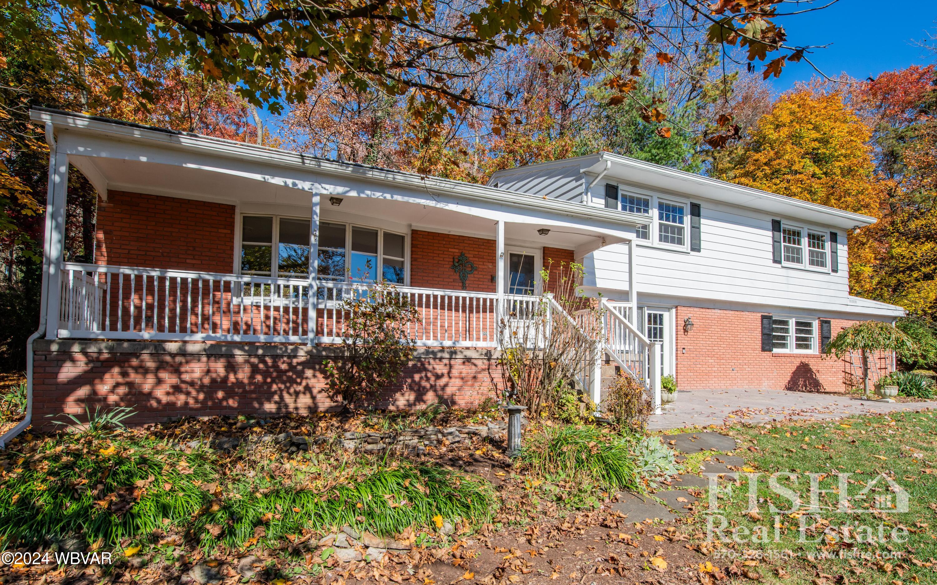 61 Cliffside Drive Williamsport, PA 17701 - Photo 2 of 32 DSC_9393