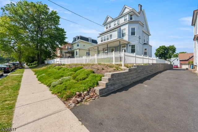 $1,800 | 76 Lafayette Avenue, Unit 3, Passaic, NJ 07055