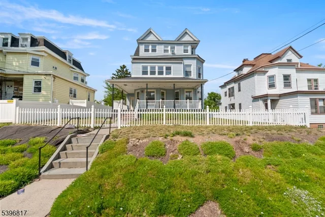 $1,800 | 76 Lafayette Avenue, Unit 3, Passaic, NJ 07055