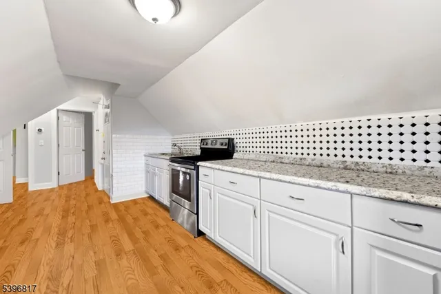 $1,800 | 76 Lafayette Avenue, Unit 3, Passaic, NJ 07055