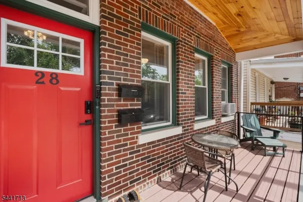 $2,650 | 28 Willowdale Avenue, Unit 1, Montclair, NJ 07042