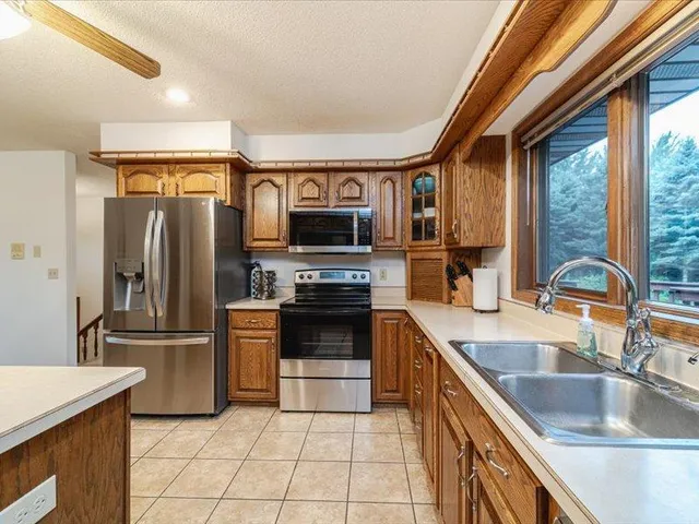 $769,000 | 55 County Rd Jj, River Falls, WI 54022