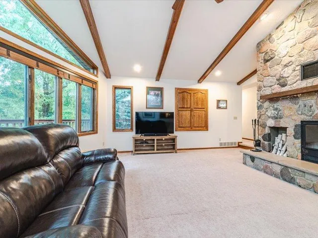 $769,000 | 55 County Rd Jj, River Falls, WI 54022