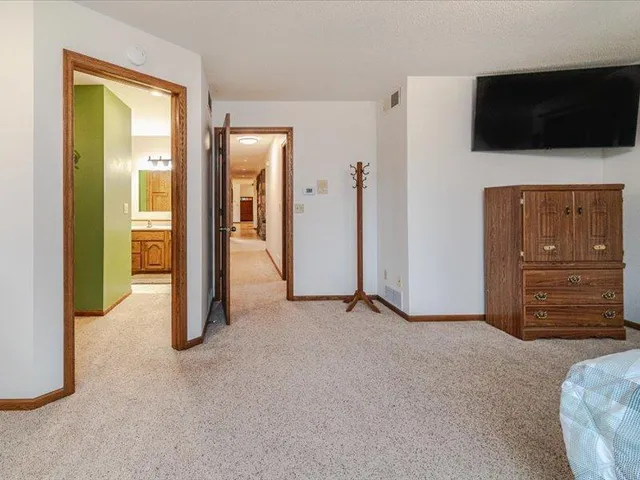 $769,000 | 55 County Rd Jj, River Falls, WI 54022