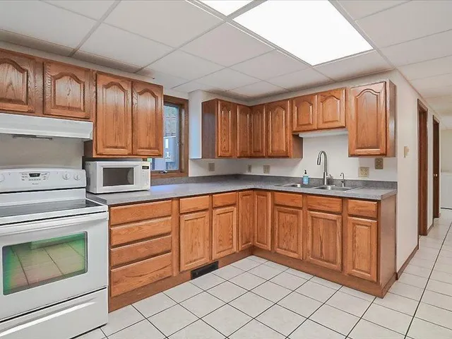 $769,000 | 55 County Rd Jj, River Falls, WI 54022