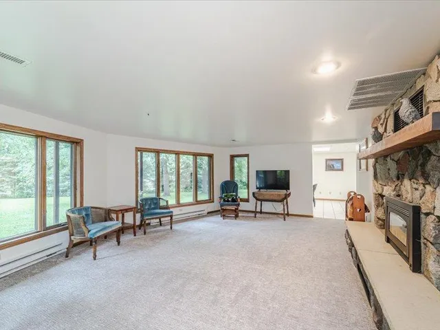 $769,000 | 55 County Rd Jj, River Falls, WI 54022